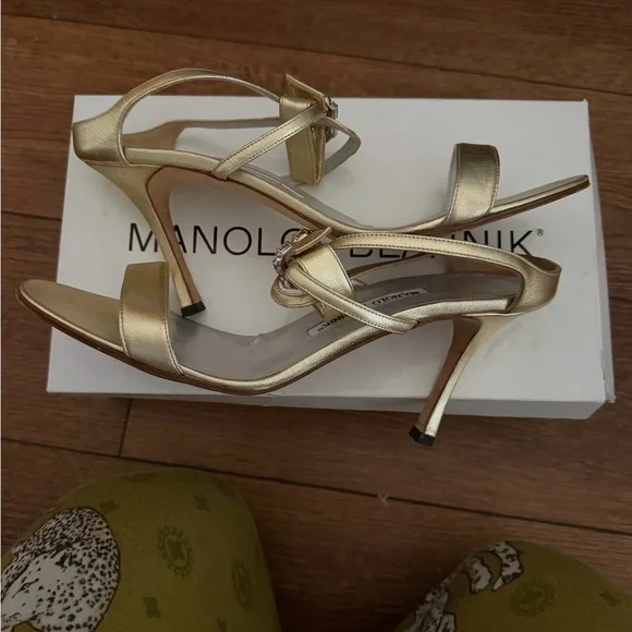 Manolo Blahnik trampa gold Napa Women's Sandals Sz 39